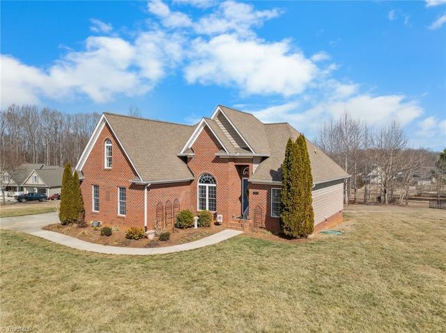 3870 Hangar Run, Sophia, NC 27350