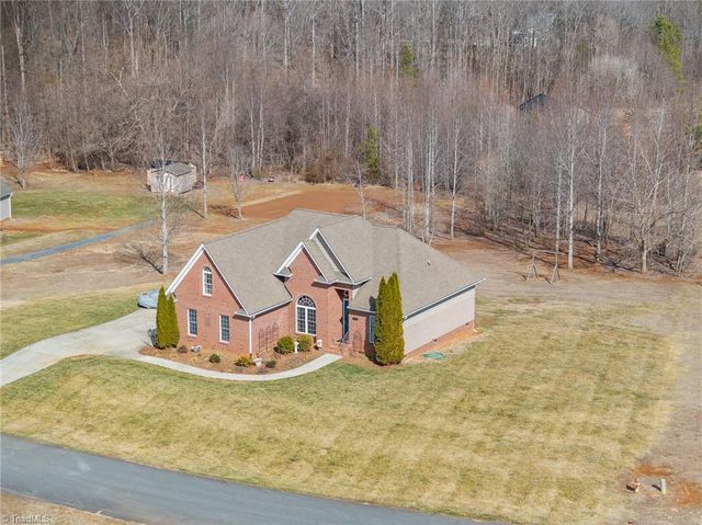 3870 Hangar Run, Sophia, NC 27350