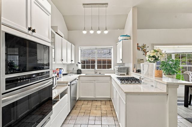 8318 Portsmouth Drive, Rowlett, TX 75088