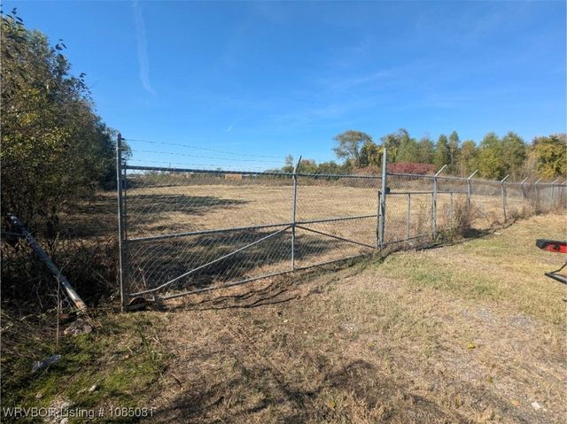 2501 N 17th Street, Fort Smith, AR 72904