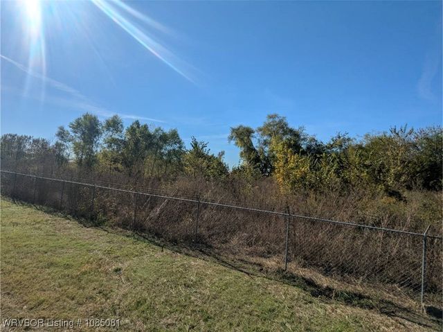 2501 N 17th Street, Fort Smith, AR 72904