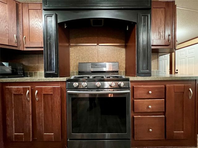 28905 Richard Kaye Lane, Pinehurst, TX 77362