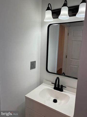 308 W QUEEN LN, Philadelphia, PA 19144