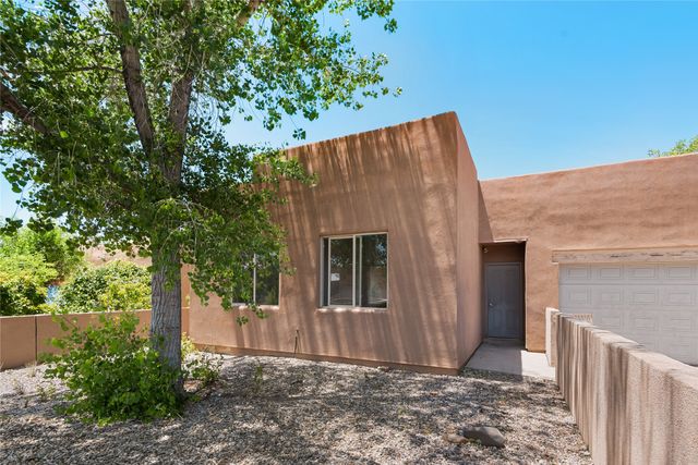 10 Bajada Place, Santa Fe, NM 87508