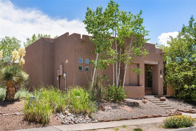 10 Bajada Place, Santa Fe, NM 87508
