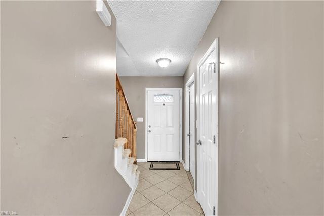 1781 Kitimal DR, Virginia Beach, VA 23454