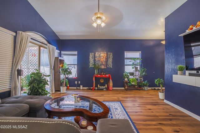 6489 W Wenden Way, Tucson, AZ 85743