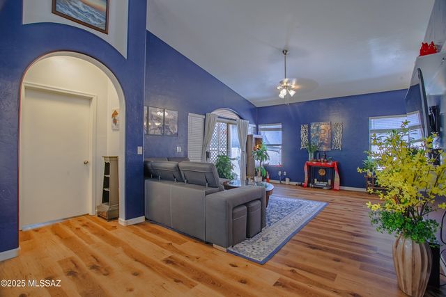 6489 W Wenden Way, Tucson, AZ 85743