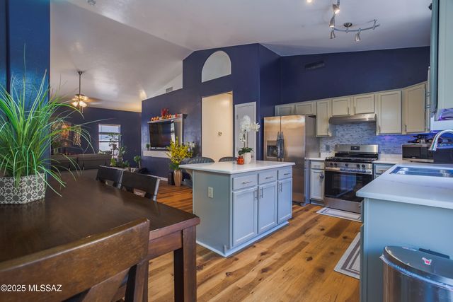 6489 W Wenden Way, Tucson, AZ 85743