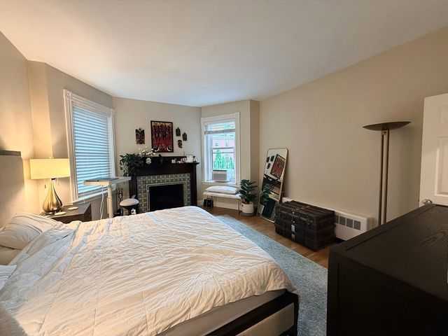 1083 Beacon St 3, Brookline, MA 02446