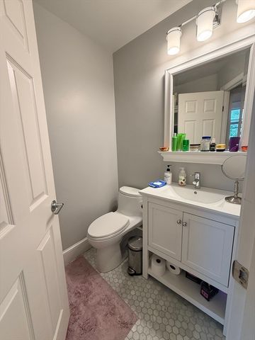 1083 Beacon St 3, Brookline, MA 02446