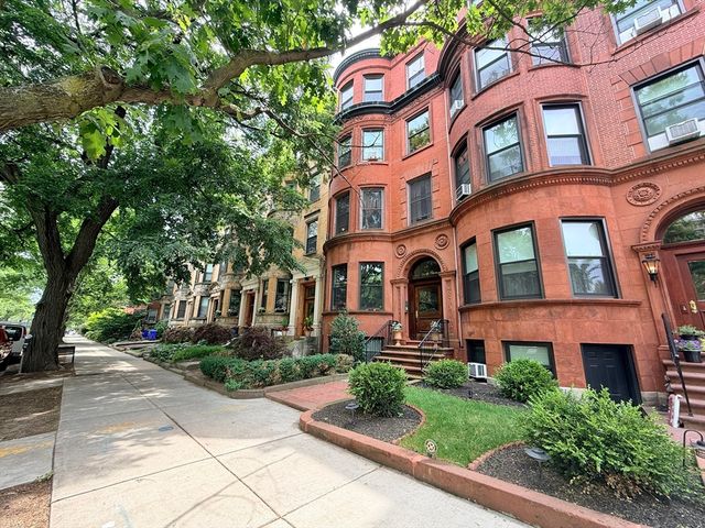 1083 Beacon St 3, Brookline, MA 02446