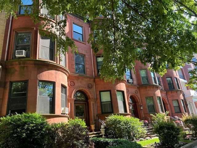 1083 Beacon St 3, Brookline, MA 02446