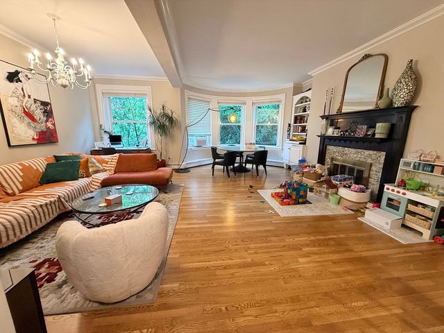 1083 Beacon St 3, Brookline, MA 02446