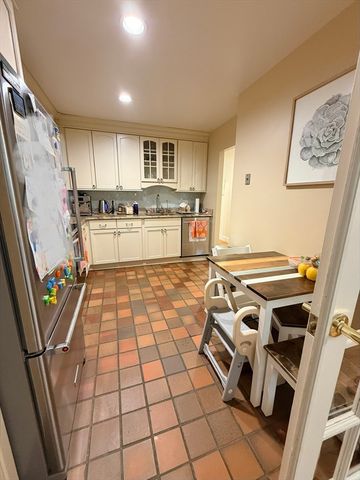 1083 Beacon St 3, Brookline, MA 02446