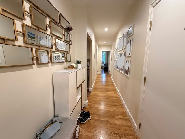 1083 Beacon St 3, Brookline, MA 02446