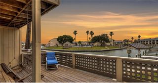 1608 Bayhouse Dr, Rockport, TX 78382