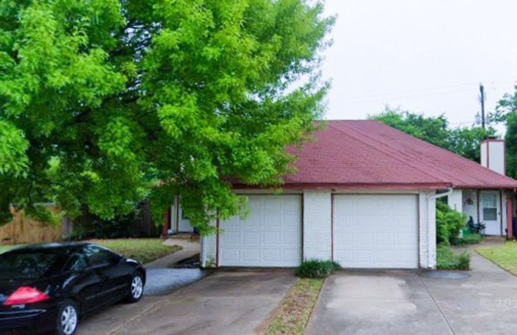 1045 Mitchell Lane 1047, Burleson, TX 76028