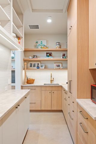 4 Westgate CIR, Austin, TX 78746