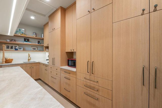 4 Westgate CIR, Austin, TX 78746