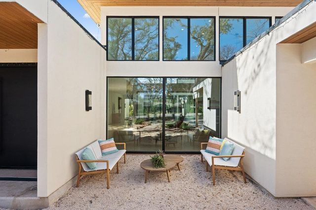 4 Westgate CIR, Austin, TX 78746