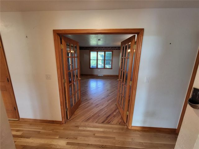 56 Lanik Rd, Bentleyville, PA 15314