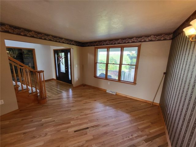 56 Lanik Rd, Bentleyville, PA 15314