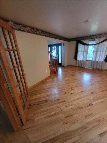 56 Lanik Rd, Bentleyville, PA 15314