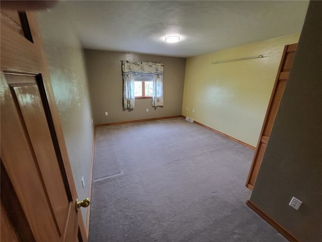 56 Lanik Rd, Bentleyville, PA 15314