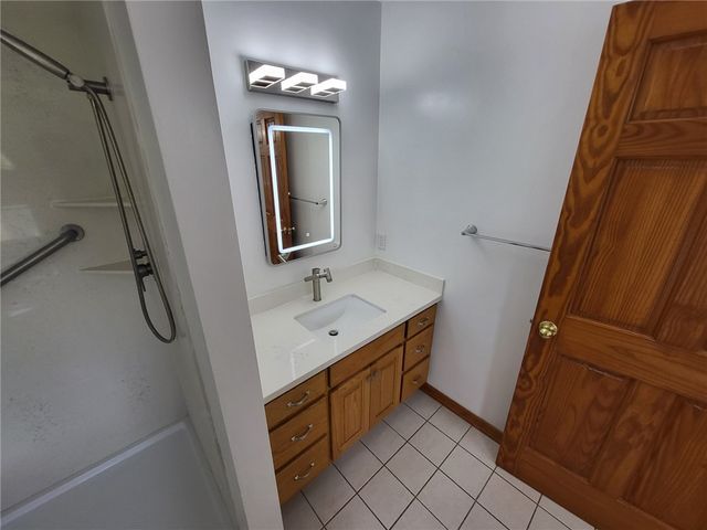 56 Lanik Rd, Bentleyville, PA 15314