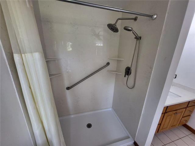 56 Lanik Rd, Bentleyville, PA 15314