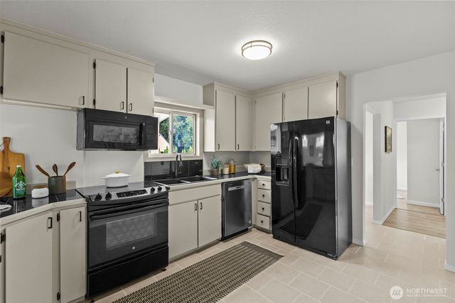 5910 E J Street, Tacoma, WA 98404