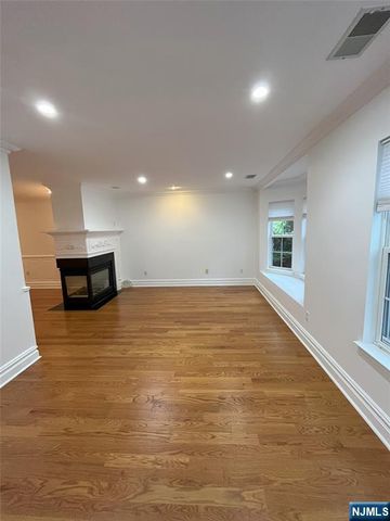 2417 Stanhope Court, Mahwah, NJ 07430
