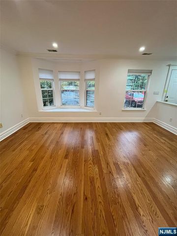 2417 Stanhope Court, Mahwah, NJ 07430