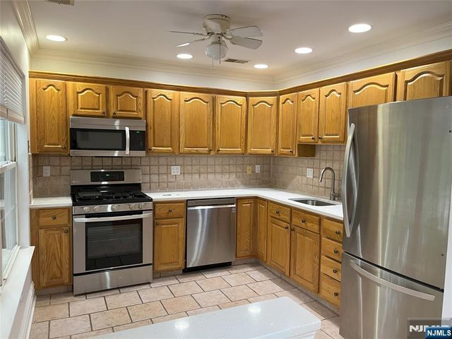 2417 Stanhope Court, Mahwah, NJ 07430