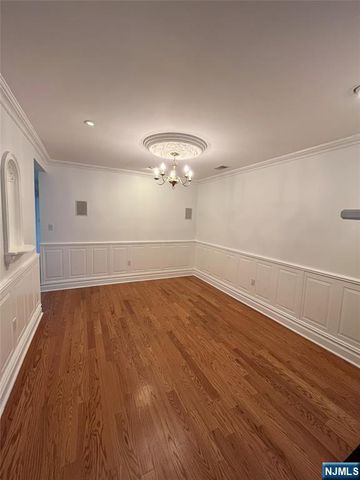 2417 Stanhope Court, Mahwah, NJ 07430