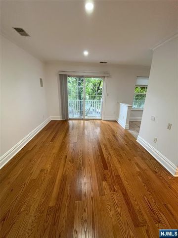 2417 Stanhope Court, Mahwah, NJ 07430