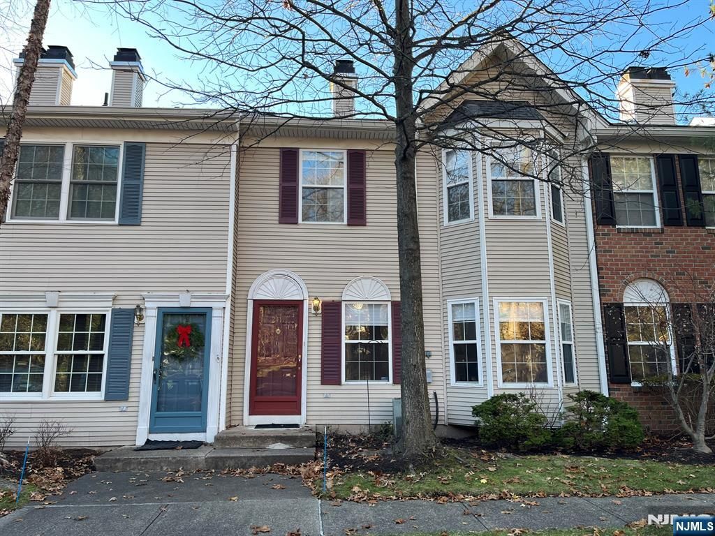 2417 Stanhope Court, Mahwah, NJ 07430