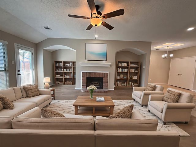 7722 Calypso Drive, Rowlett, TX 75088