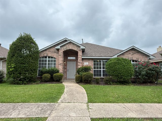 7722 Calypso Drive, Rowlett, TX 75088