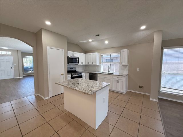 7722 Calypso Drive, Rowlett, TX 75088