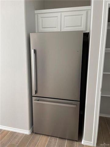 6802 N 56th Lane, Mcallen, TX 78504