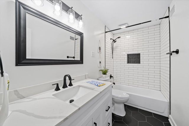 6390 PRAIRIE VIEW DR, Bartlett, TN 38134