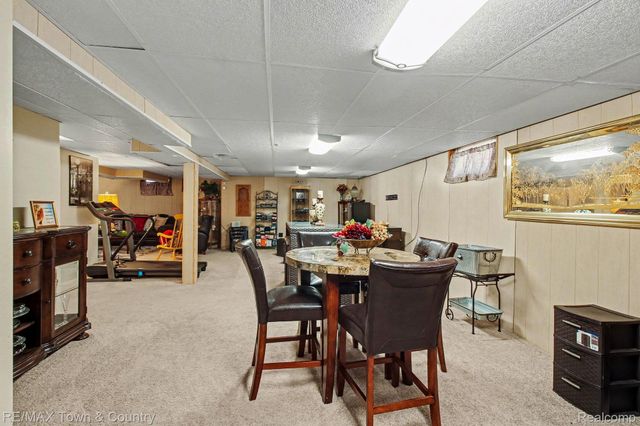 2442 Valley Oaks Circle 35, Flint Charter Township, MI 48532