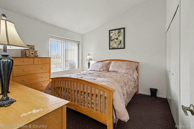 2442 Valley Oaks Circle 35, Flint Charter Township, MI 48532