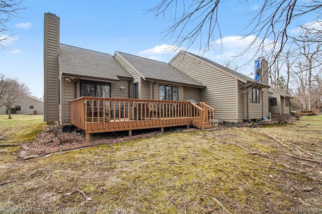 2442 Valley Oaks Circle 35, Flint Charter Township, MI 48532