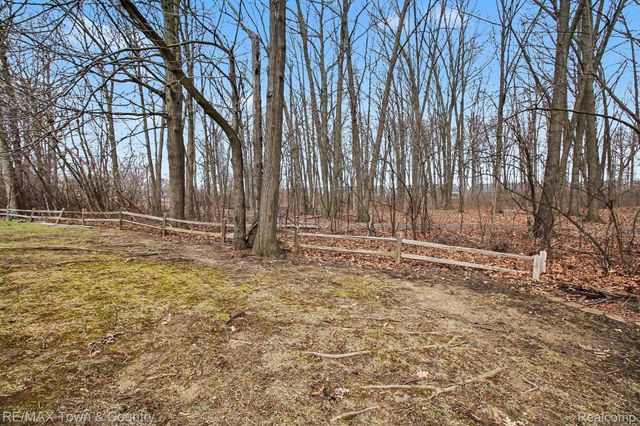 2442 Valley Oaks Circle 35, Flint Charter Township, MI 48532
