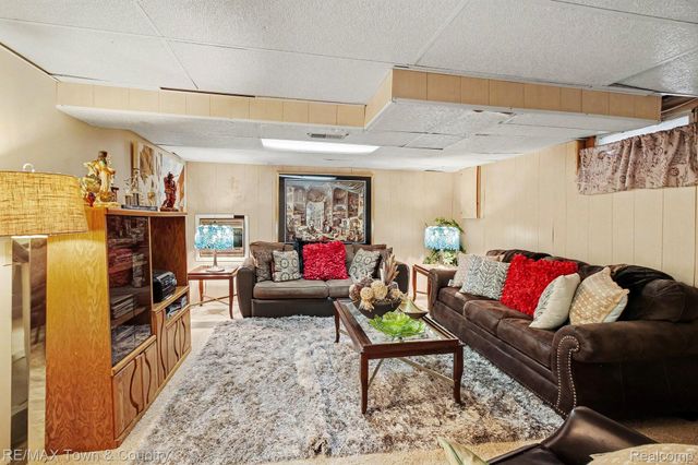 2442 Valley Oaks Circle 35, Flint Charter Township, MI 48532
