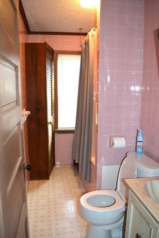 2-4 Clinton Street, Easthampton, MA 01027