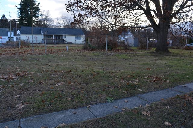 2-4 Clinton Street, Easthampton, MA 01027